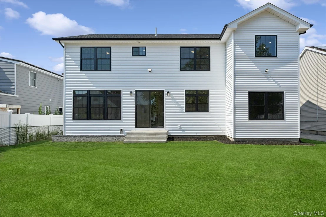 Photo of 1750 Henry Road