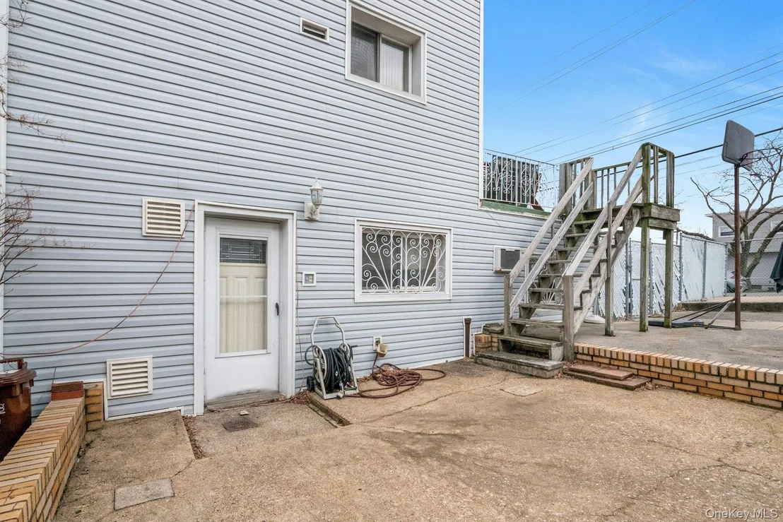 Photo of 1103 Stadium Avenue