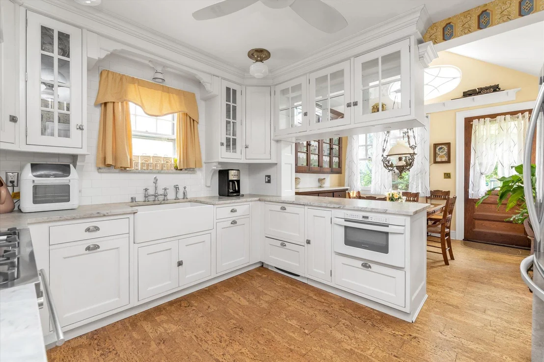 Photo of 2485 Park Avenue