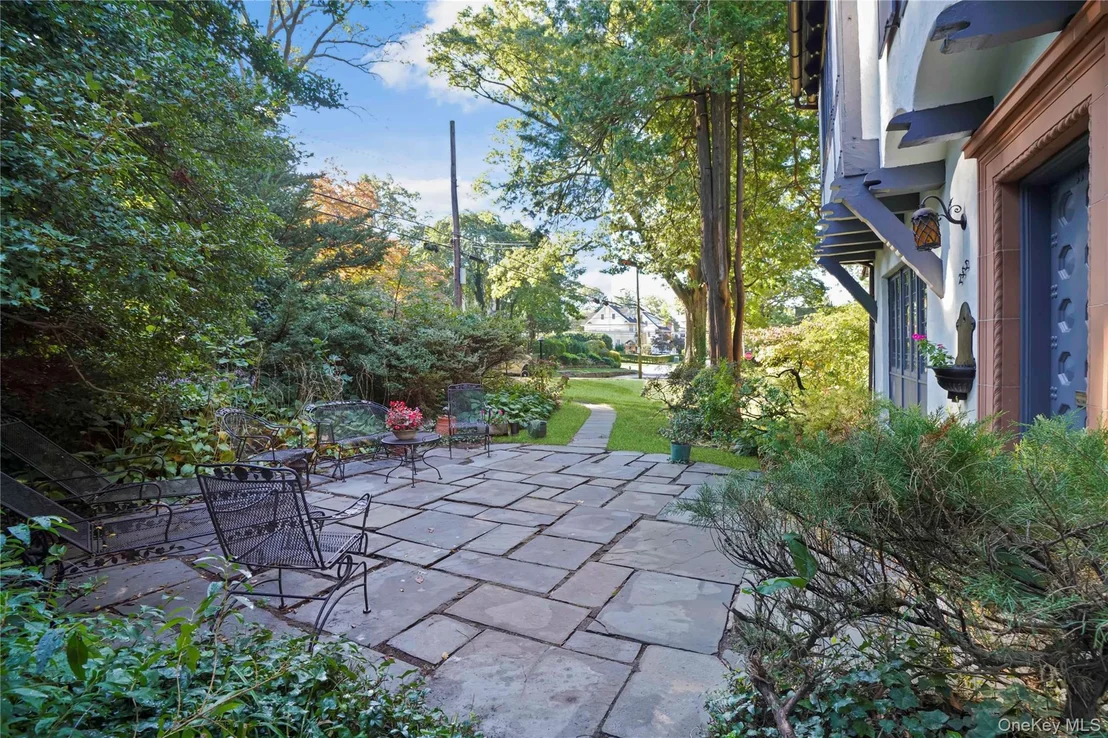 Photo of 253 Cliff Avenue