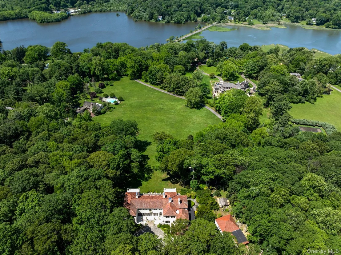 Photo of 100 Horseshoe Road