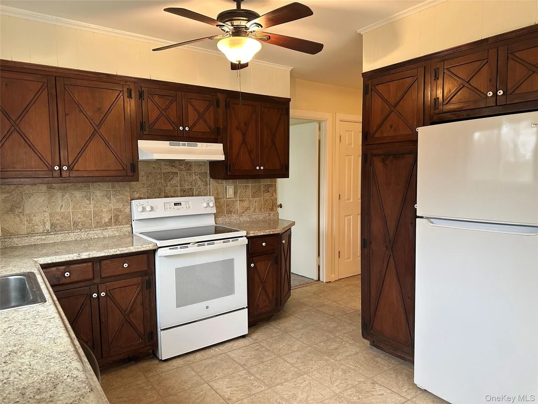 Photo of 159 Forest Road E