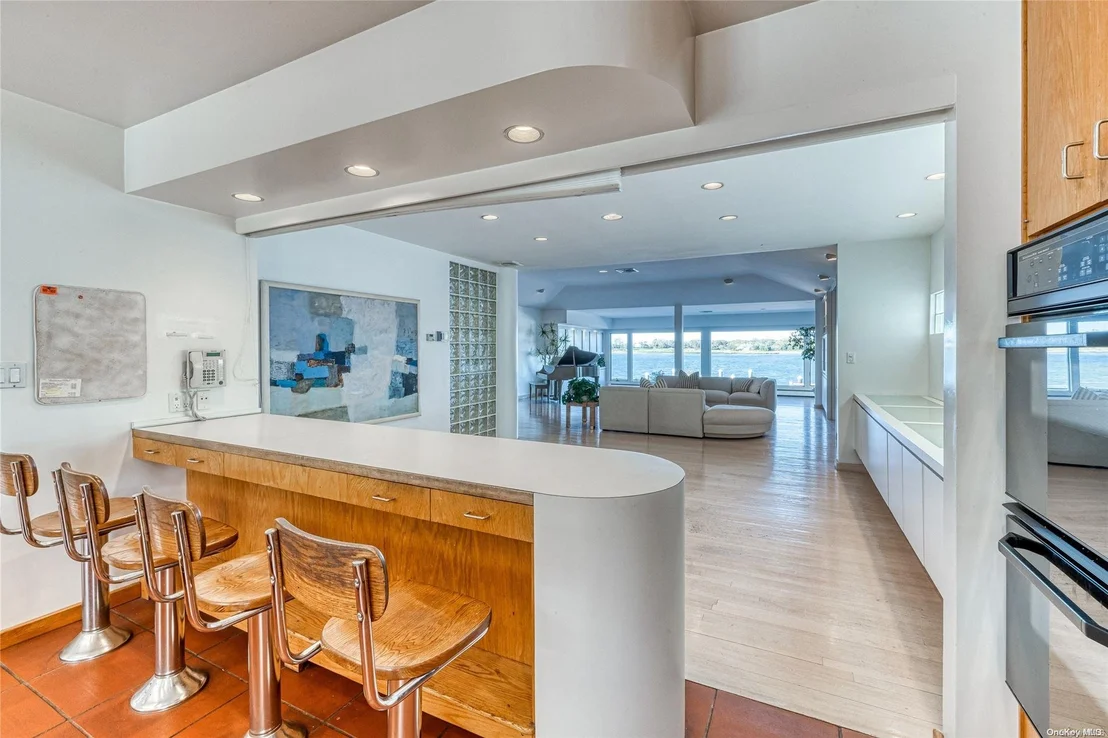 Photo of 1764 Bay Boulevard