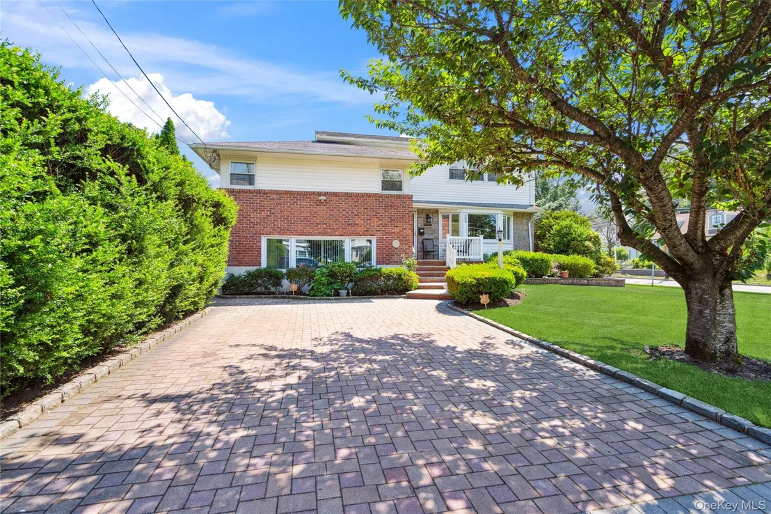 Photo of 402 Maple Street