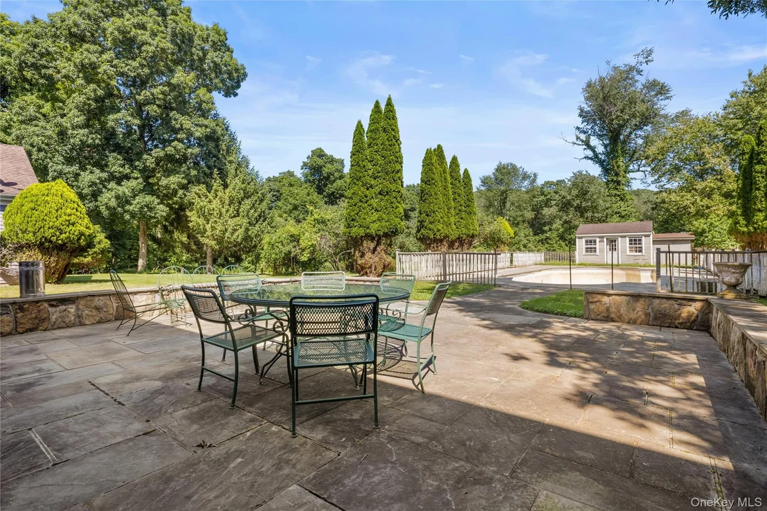 Photo of 202 McManus Road N