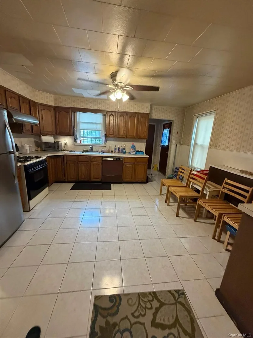 Photo of 4641 161st Street
