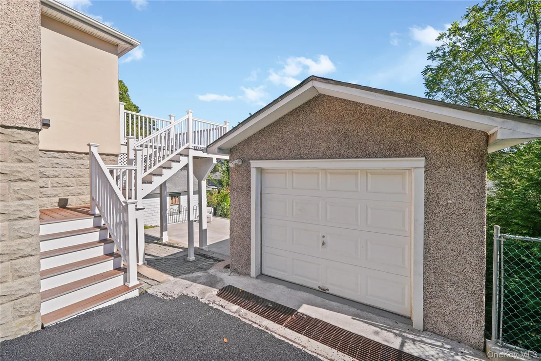 Photo of 511 Decatur Avenue