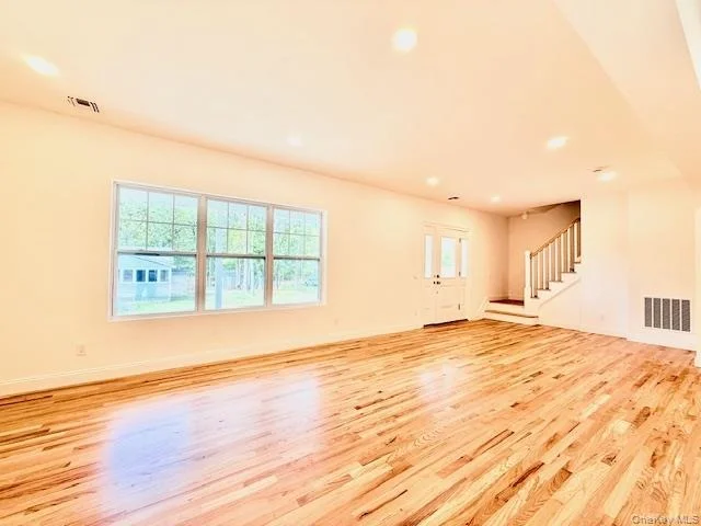 Photo of 120 River Road