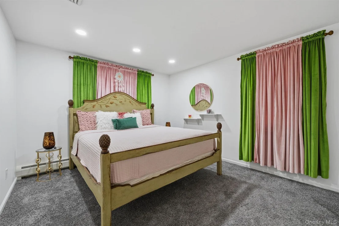 Photo of 412 Laroe Road