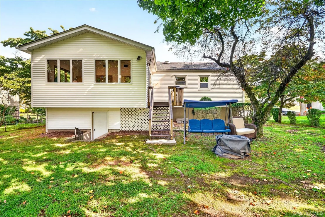 Photo of 32 Sengstacken Drive