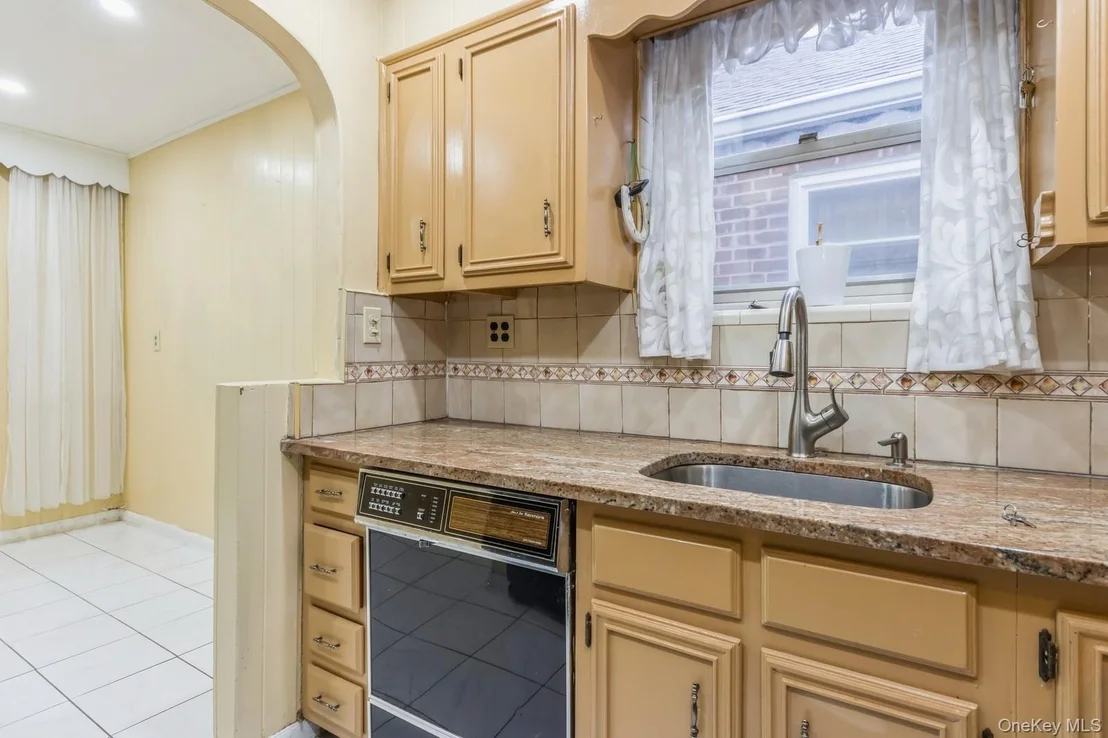 Photo of 4121 Grace Avenue