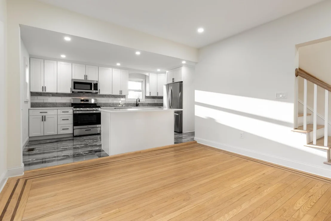 Photo of 916 Barth Drive