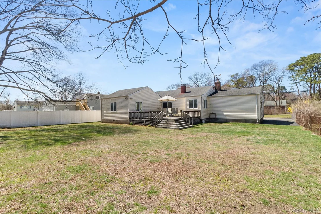 Photo of 1643 Pine Acres Boulevard