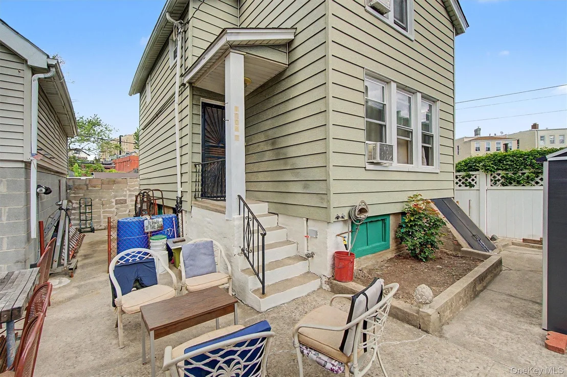 Photo of 1608 Merry Avenue