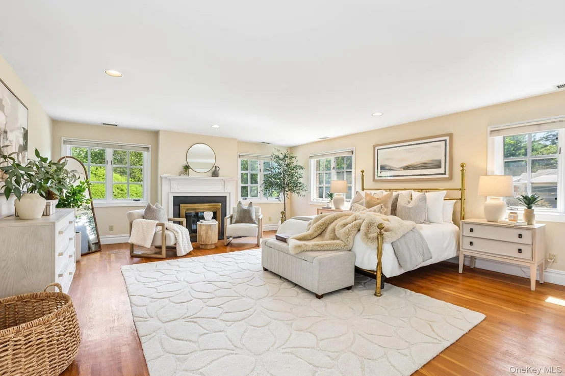 Photo of 90 Greenhaven Road