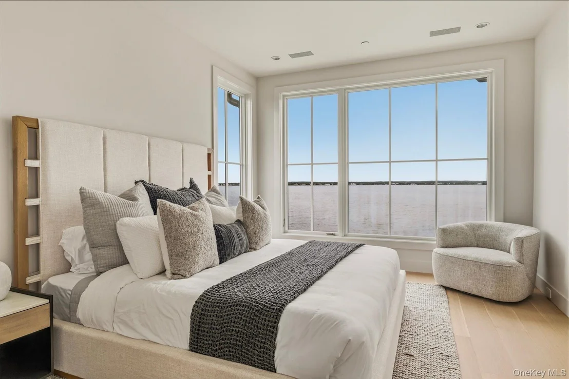 Photo of 498 Dune Road