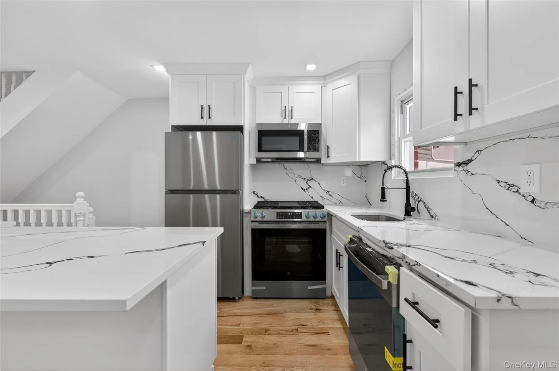 Photo of 699 Sackman Street