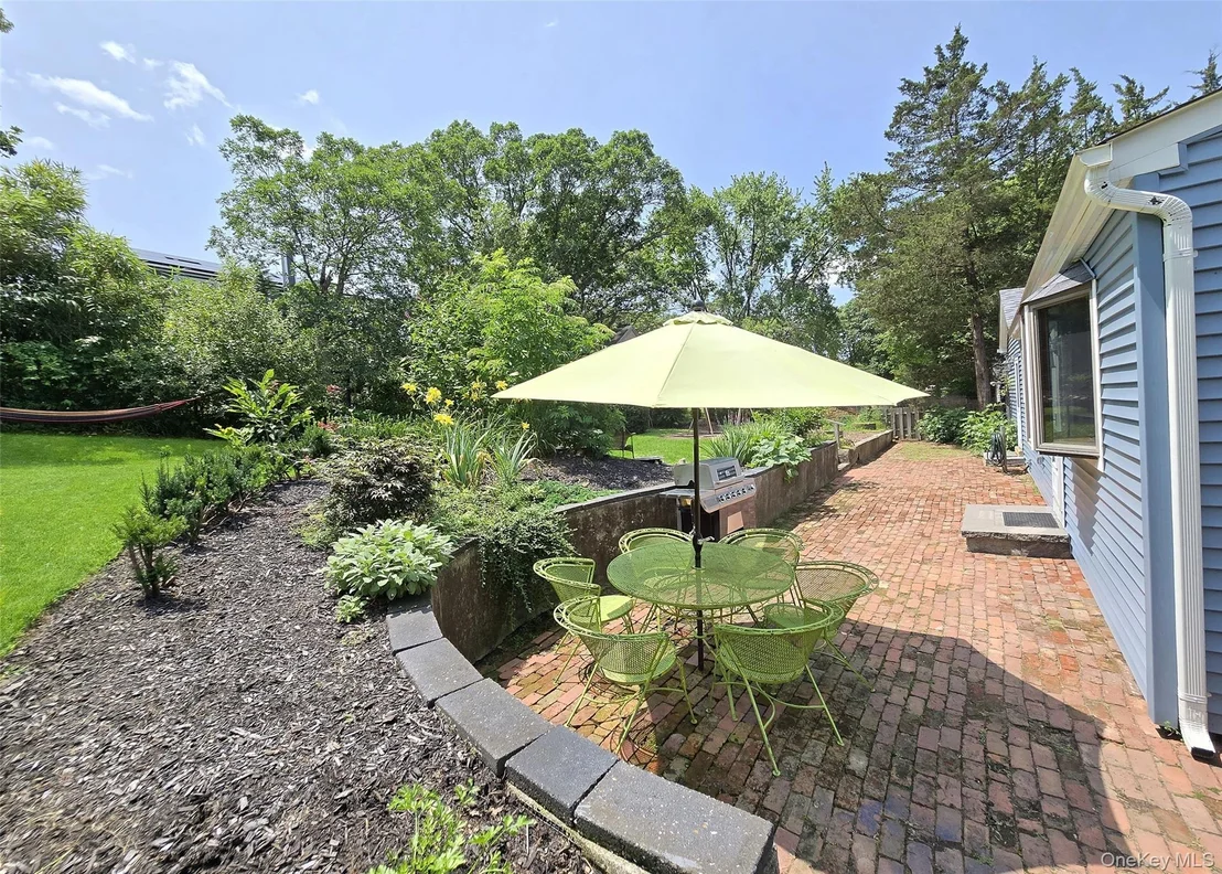 Photo of 46 Peconic Street