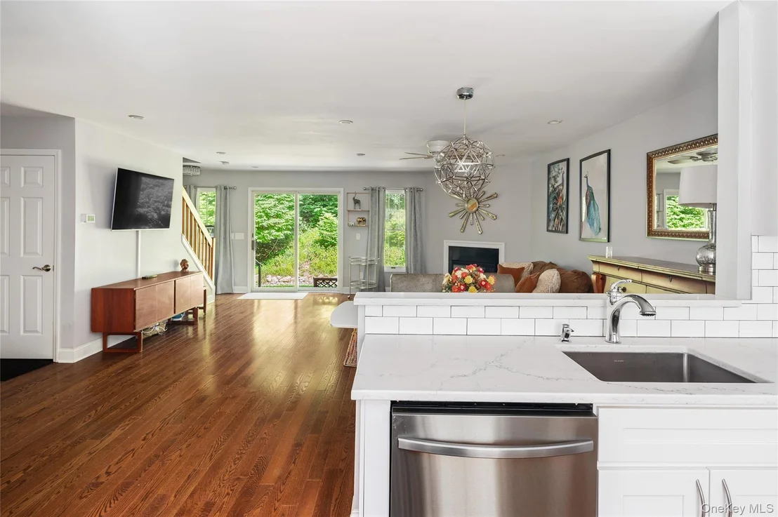 Photo of 1802 Regent Drive