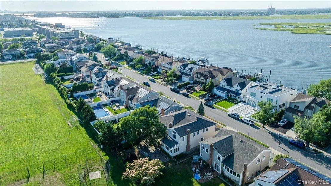 Photo of 330 Harbor Drive