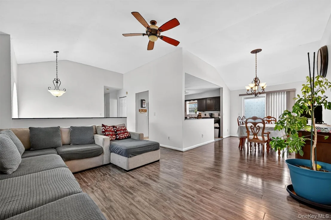 Photo of 1 Windsor Square Drive