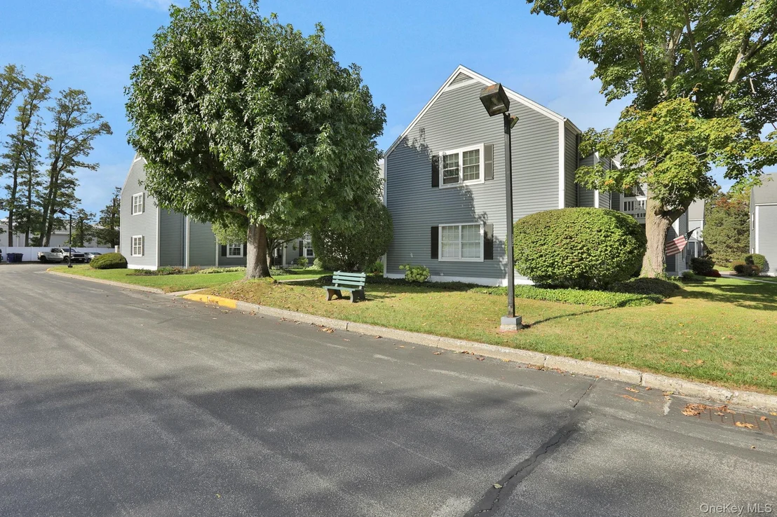 Photo of Unit E at 302 Commons Way