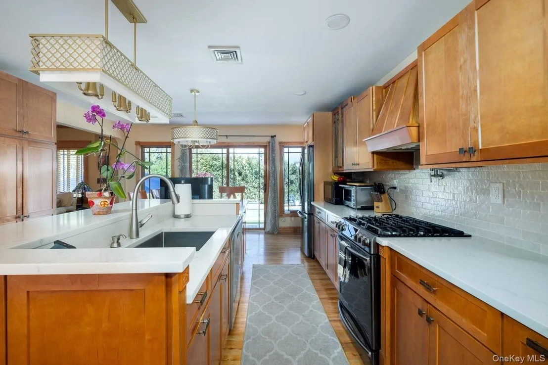 Photo of 100 Byron Road