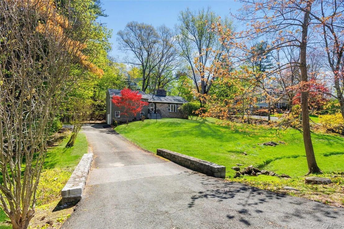 Photo of 816 Hardscrabble Road