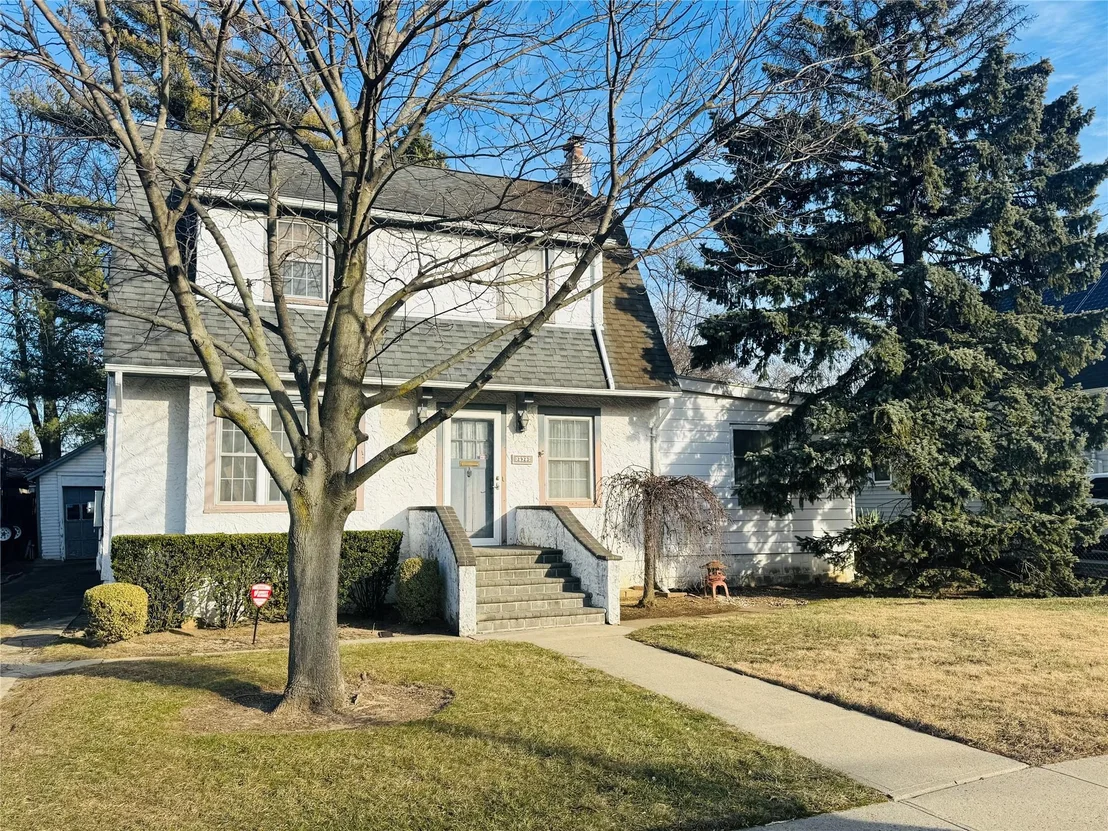 Photo of 2923 Carnation Avenue