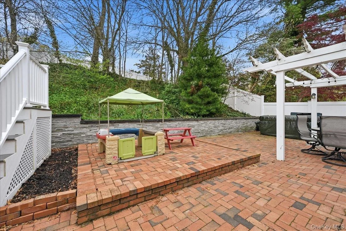 Photo of 9 Adrian Drive
