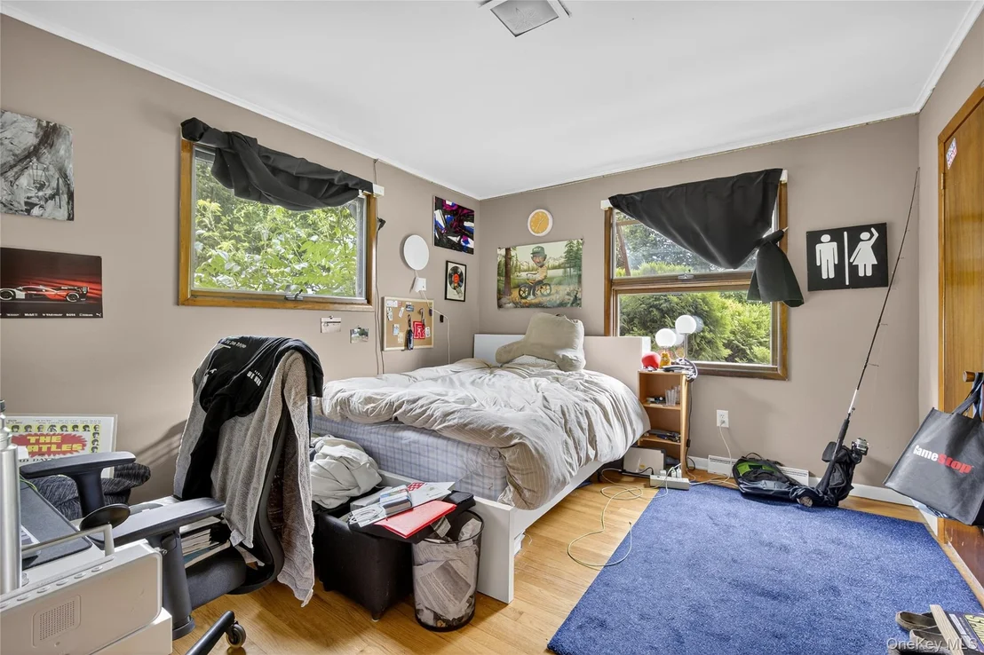 Photo of 7641 N Broadway