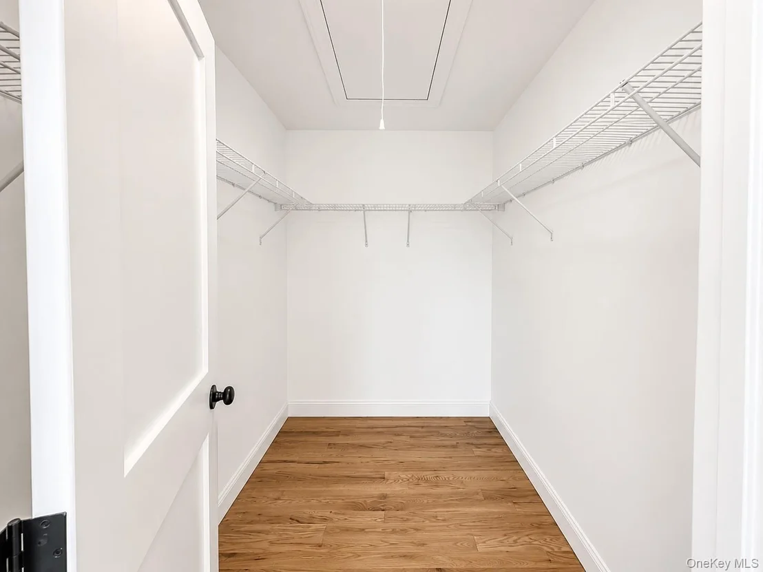 Photo of 7 Edgewater Drive