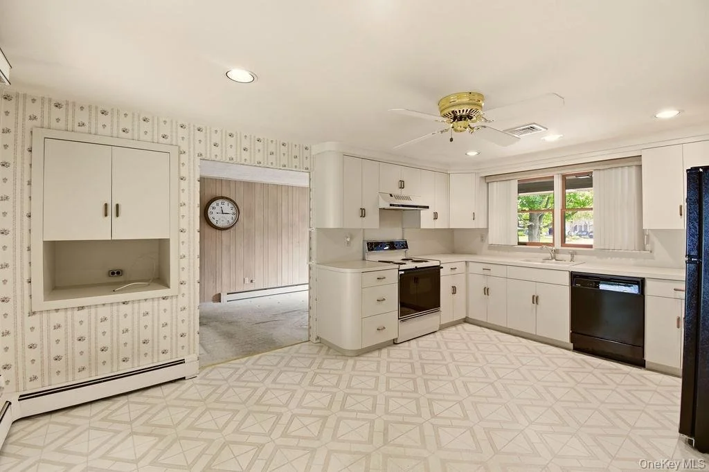 Photo of 6 Budenos Drive