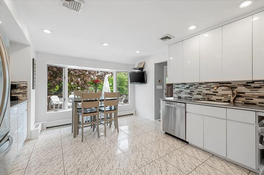 Photo of 11 Voorhis Drive