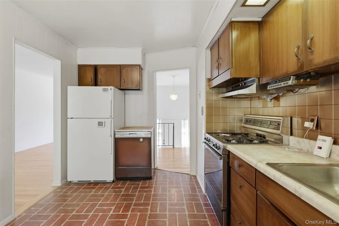 Photo of 94 Babylon Avenue