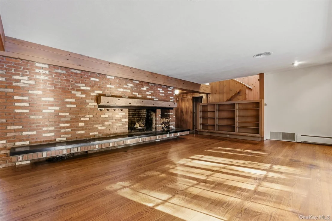 Photo of 17 Whitehouse Avenue
