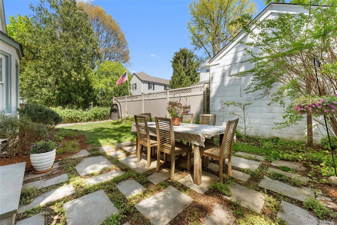 Photo of 81 Walgrove Avenue