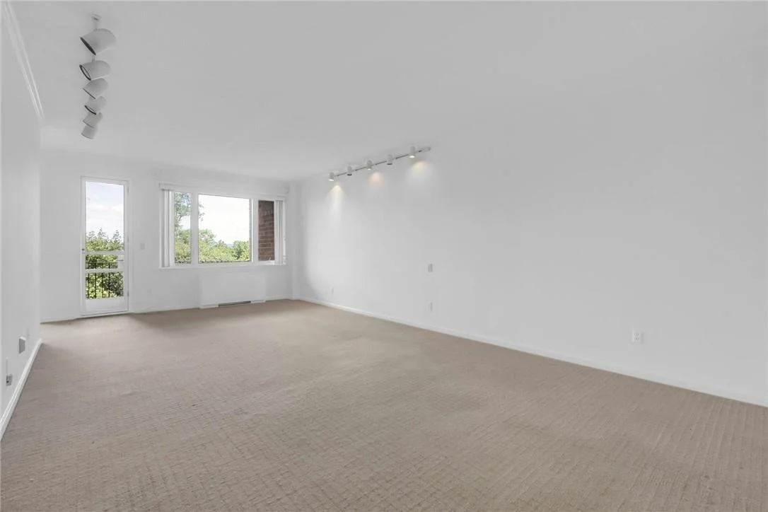 Photo of Unit 2C2 at 16 Rockledge Avenue