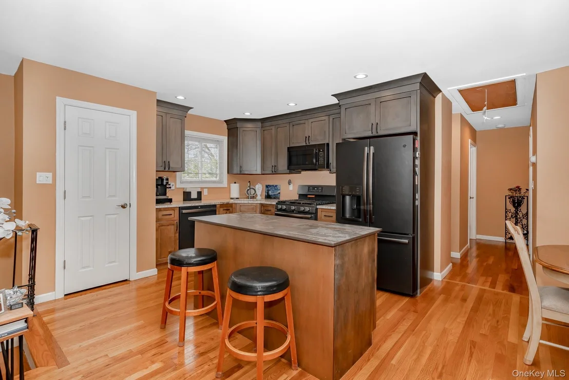 Photo of 827 Bermuda Road