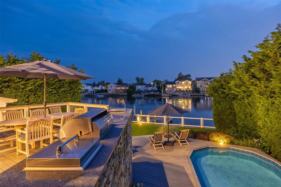 Photo of 2904 Harbor Road