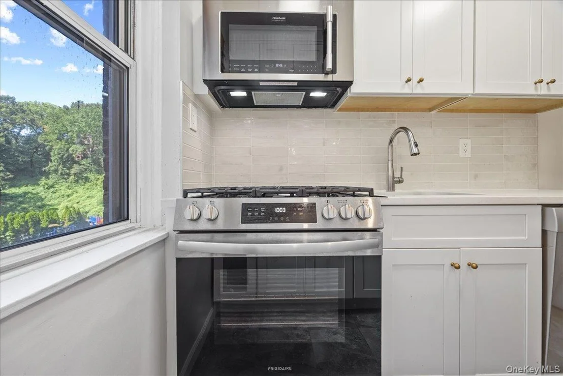 Photo of Unit 4D at 821 Bronx River Road
