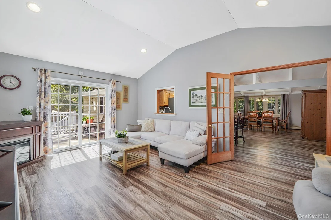 Photo of 7 Deepdale Drive