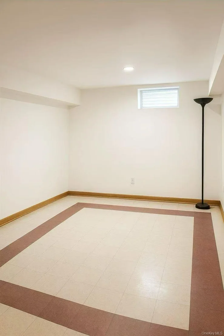 Photo of 243 Cushing Avenue