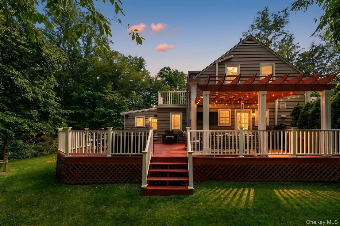Photo of 38 Winfield Avenue