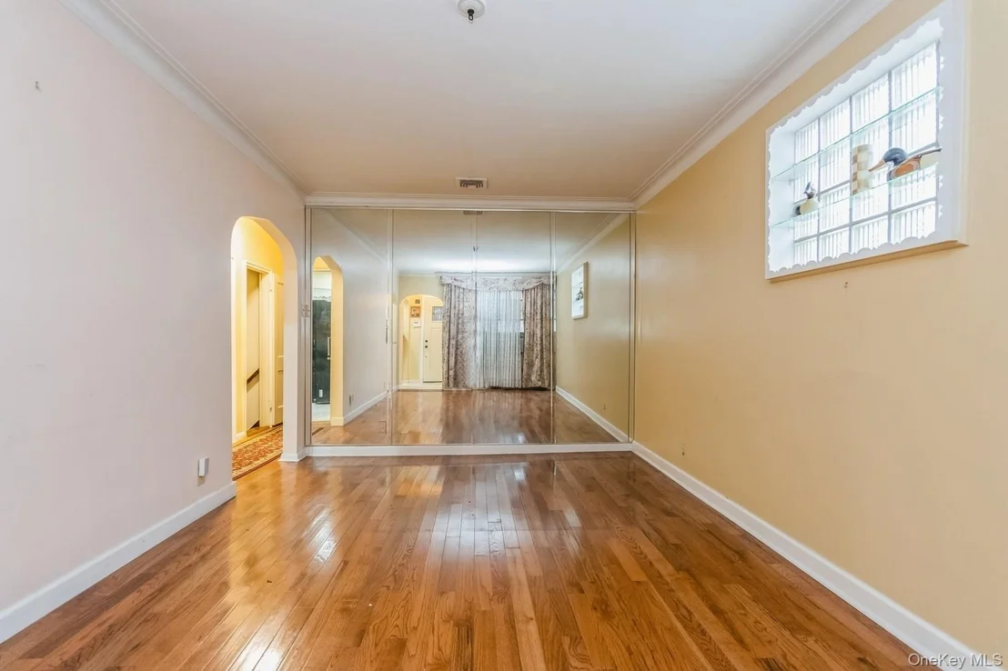 Photo of 4121 Grace Avenue