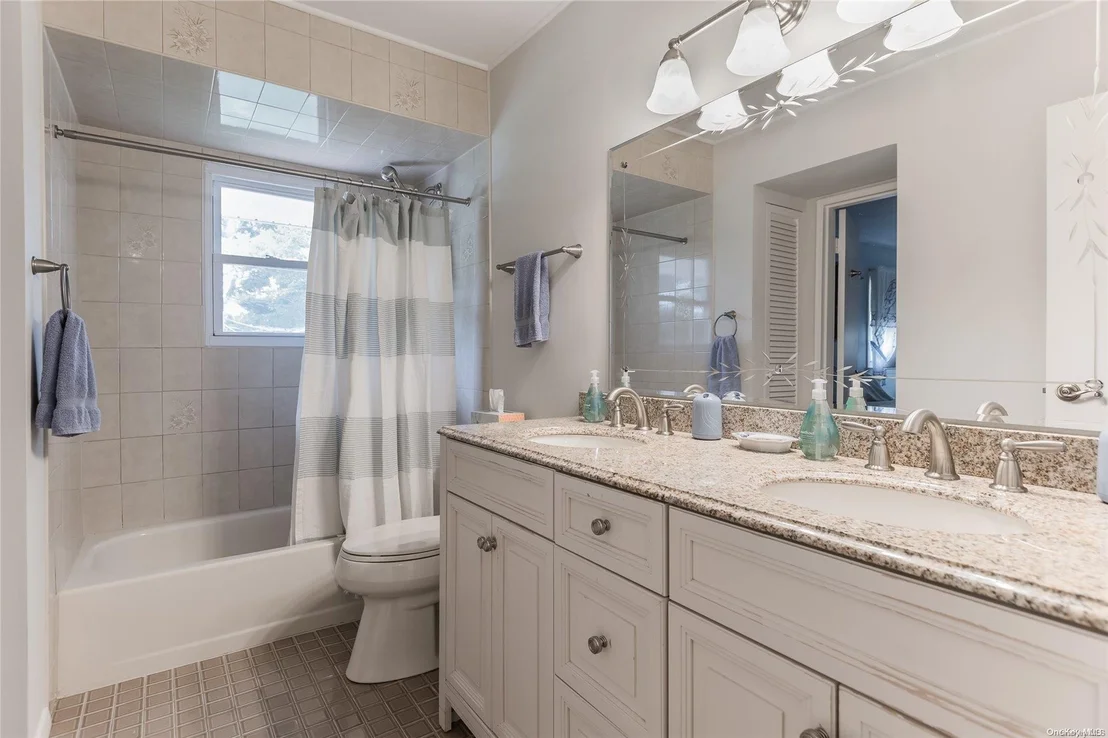 Photo of 53 Roxbury Drive