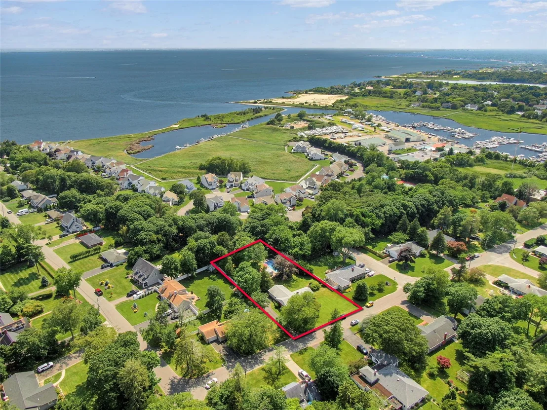 Photo of 16 Colonial Drive