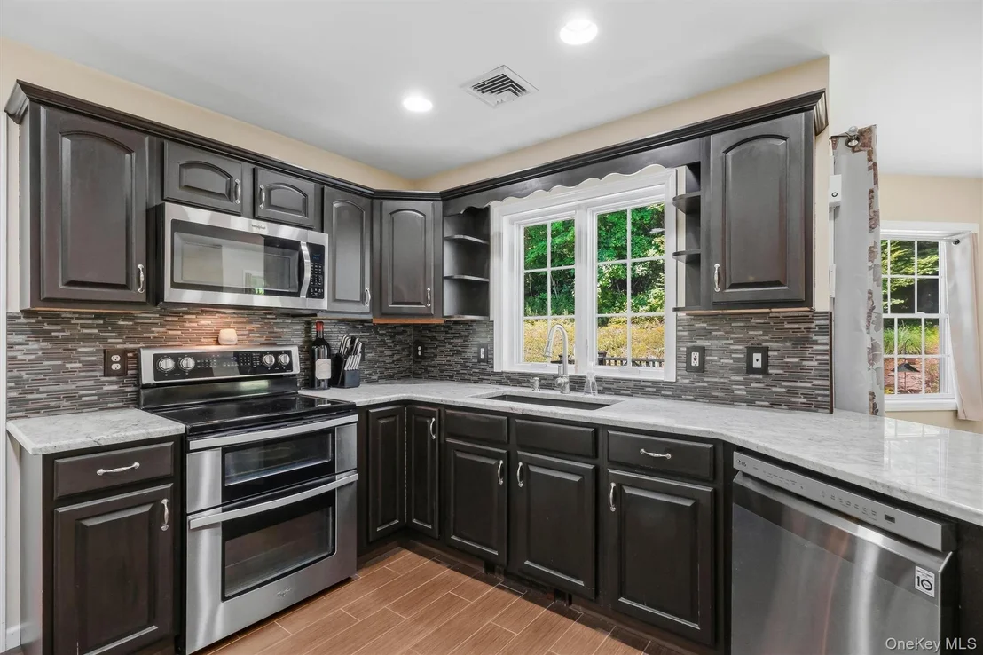 Photo of 32 Robinson Lane