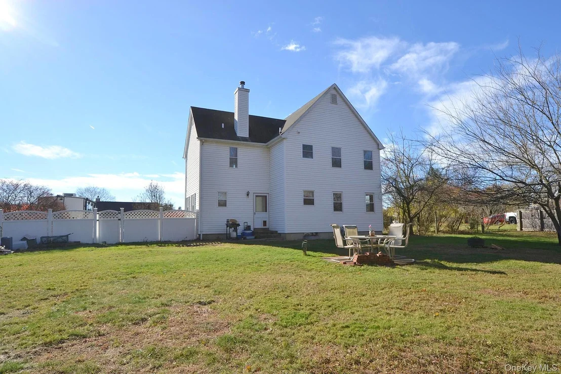 Photo of 72 Old Farm Road