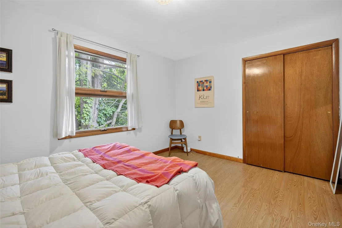 Photo of 7641 N Broadway